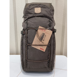🎒 Рюкзак FJÄLLRÄVEN Signi 28 🟤 Dark Olive 🎒 Рюкзак FJÄLLRÄVEN Signi 28 🟤 Dark Olive